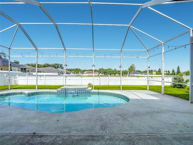 220 RONJA LANE, Valrico, FL 33594