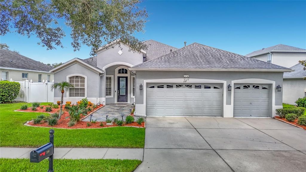 220 RONJA LANE, Valrico, FL 33594