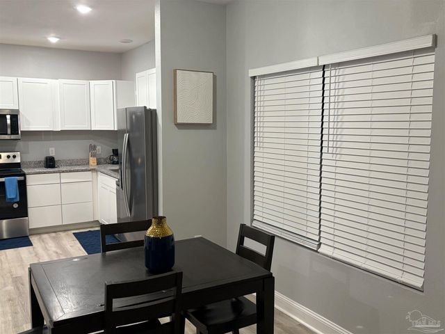 2318 W Lakeview Ave, Pensacola, FL 32505