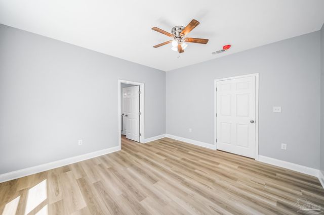 2318 W Lakeview Ave, Pensacola, FL 32505