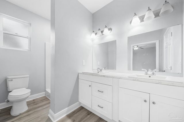 2318 W Lakeview Ave, Pensacola, FL 32505