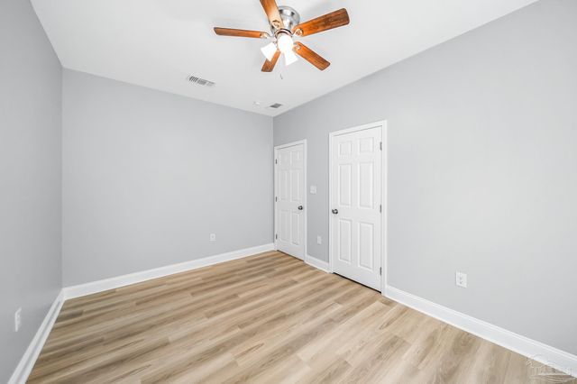 2318 W Lakeview Ave, Pensacola, FL 32505