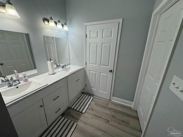 2318 W Lakeview Ave, Pensacola, FL 32505