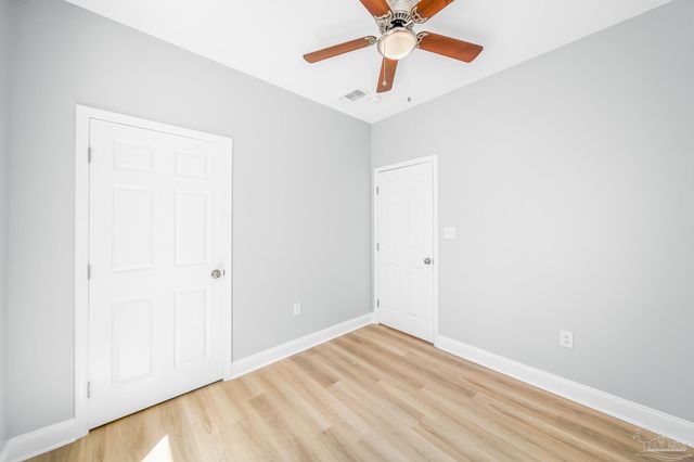 2318 W Lakeview Ave, Pensacola, FL 32505