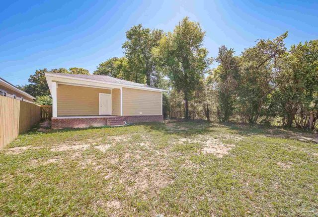 2318 W Lakeview Ave, Pensacola, FL 32505