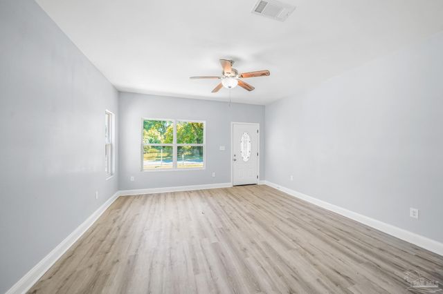 2318 W Lakeview Ave, Pensacola, FL 32505