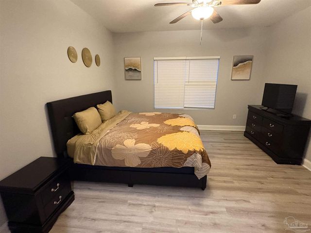 2318 W Lakeview Ave, Pensacola, FL 32505