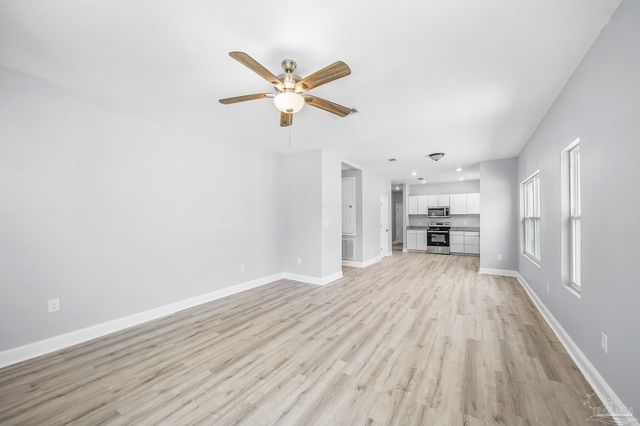 2318 W Lakeview Ave, Pensacola, FL 32505