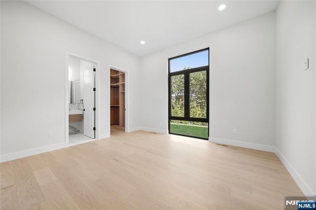 295 Schraalenburgh Road, Haworth, NJ 07641