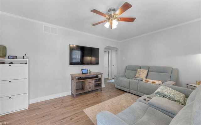 20 S Colin DR, Portsmouth, VA 23701