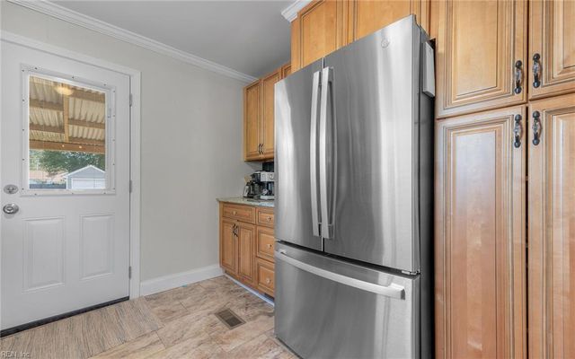20 S Colin DR, Portsmouth, VA 23701