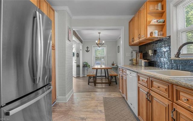 20 S Colin DR, Portsmouth, VA 23701