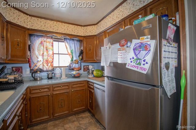 20000 Lancaster Street, Harper Woods, MI 48225