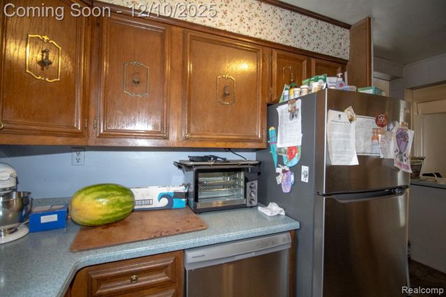 20000 Lancaster Street, Harper Woods, MI 48225