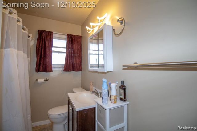 20000 Lancaster Street, Harper Woods, MI 48225