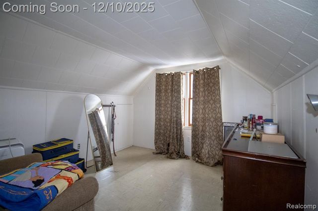 20000 Lancaster Street, Harper Woods, MI 48225