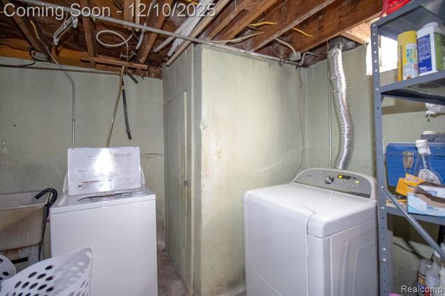 20000 Lancaster Street, Harper Woods, MI 48225