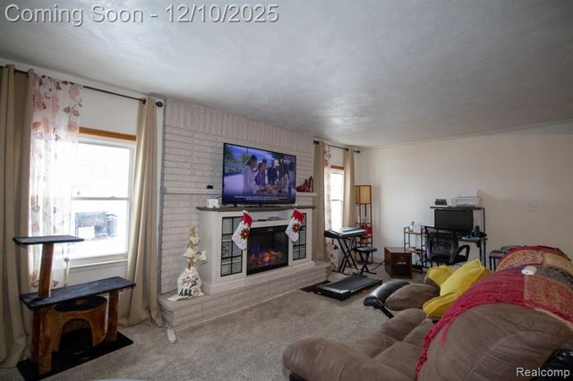 20000 Lancaster Street, Harper Woods, MI 48225