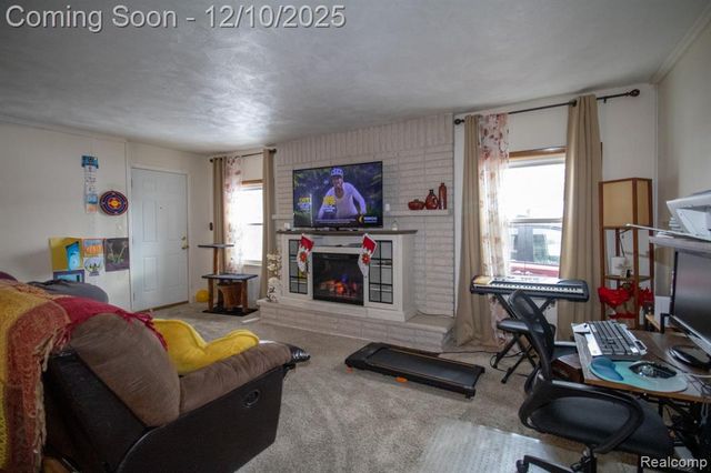 20000 Lancaster Street, Harper Woods, MI 48225