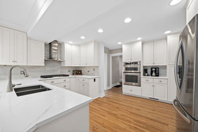 5132 Grand Avenue, Downers Grove, IL 60515