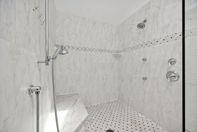 5132 Grand Avenue, Downers Grove, IL 60515