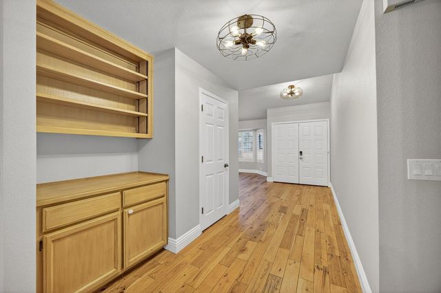 825 Mount Ranier Way, El Dorado Hills, CA 95762