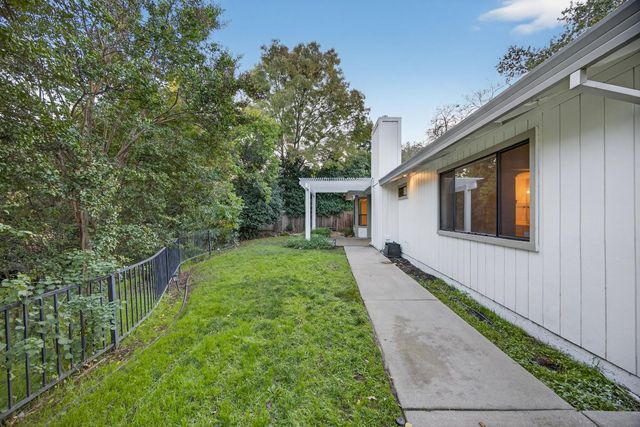 825 Mount Ranier Way, El Dorado Hills, CA 95762