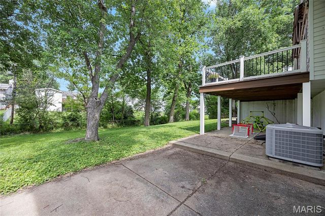 1221 Momarte Lane, Creve Coeur, MO 63146