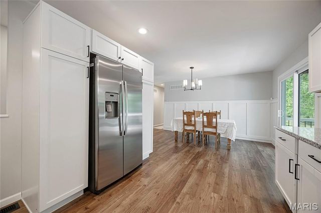 1221 Momarte Lane, Creve Coeur, MO 63146