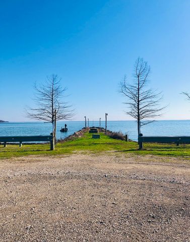 250 Skyview, Point, TX 75472