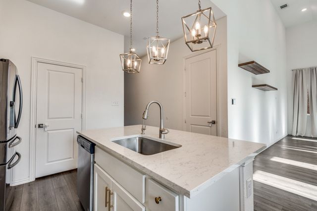 9807 Romo Street, Irving, TX 75063