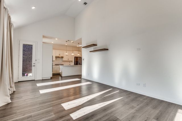 9807 Romo Street, Irving, TX 75063