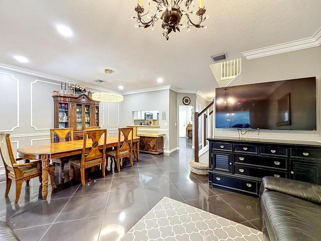 8279 Via Leonessa Drive, Boca Raton, FL 33433