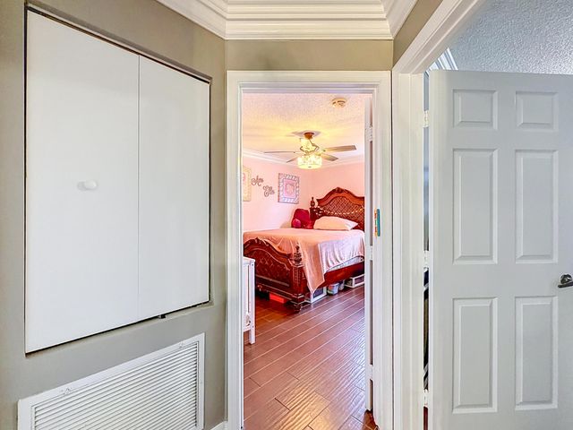 8279 Via Leonessa Drive, Boca Raton, FL 33433