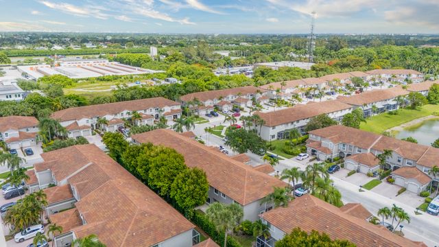 8279 Via Leonessa Drive, Boca Raton, FL 33433