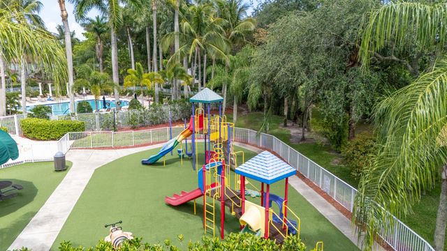 8279 Via Leonessa Drive, Boca Raton, FL 33433