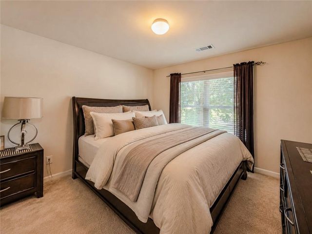 40 Village Green Court SW, Lilburn, GA 30047