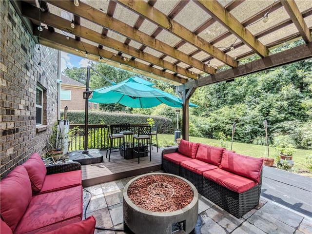 40 Village Green Court SW, Lilburn, GA 30047