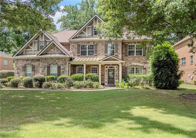 40 Village Green Court SW, Lilburn, GA 30047