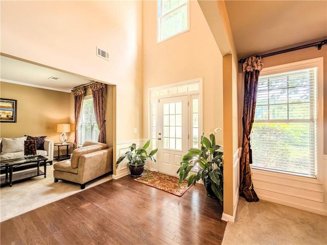 40 Village Green Court SW, Lilburn, GA 30047