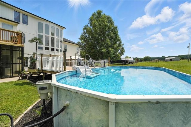 414 S Borgman Road, Buckner, MO 64016