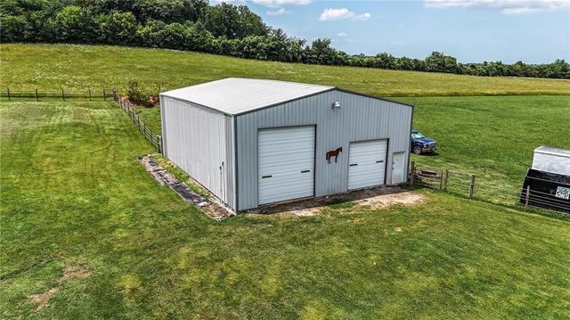 414 S Borgman Road, Buckner, MO 64016