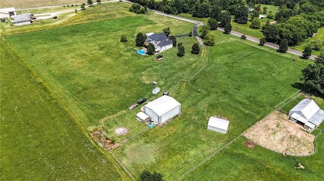 414 S Borgman Road, Buckner, MO 64016