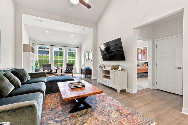 44 Moss Hollow Way, Simpsonville, SC 29680