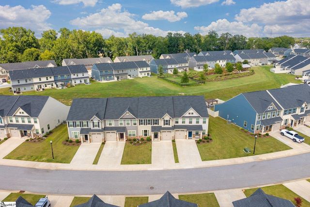 44 Moss Hollow Way, Simpsonville, SC 29680