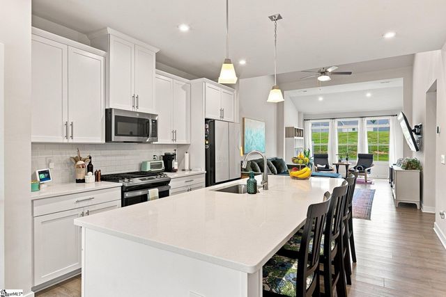 44 Moss Hollow Way, Simpsonville, SC 29680