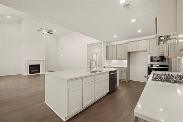 8320 Creekside Overlook Drive, Gainesville, GA 30506