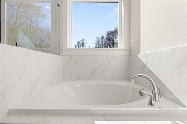 8320 Creekside Overlook Drive, Gainesville, GA 30506