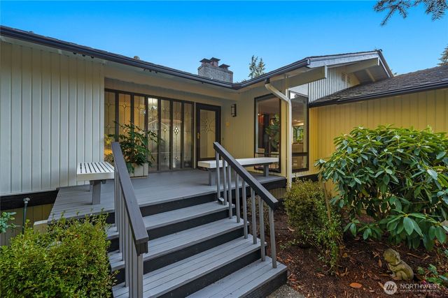 18001 NE 10th Street, Bellevue, WA 98008