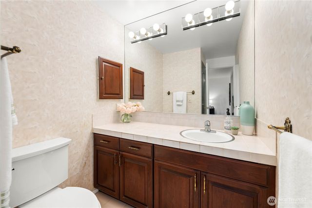 18001 NE 10th Street, Bellevue, WA 98008